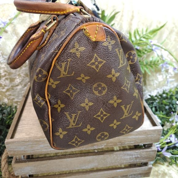 COMING SOON AUTHENTIC LOUIS VUITTON SPEEDY 25 - Picture 7 of 17
